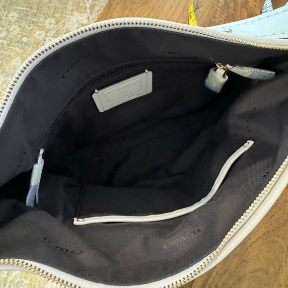 Coach Signature Duffelette Beige Canvas
Leather Trim Crossbody Bag 25697 NWOT - Picture 8 of 14